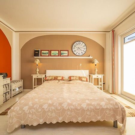 Studio Stranddistel: Cozy Beach Retreat for Two in Zingst Exterior photo